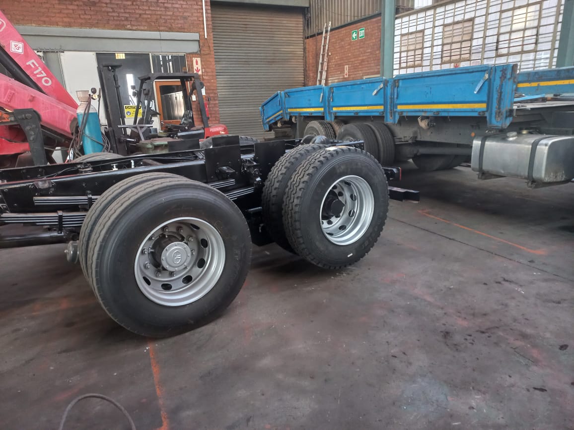 Big Max Tag Axle - Image 4
